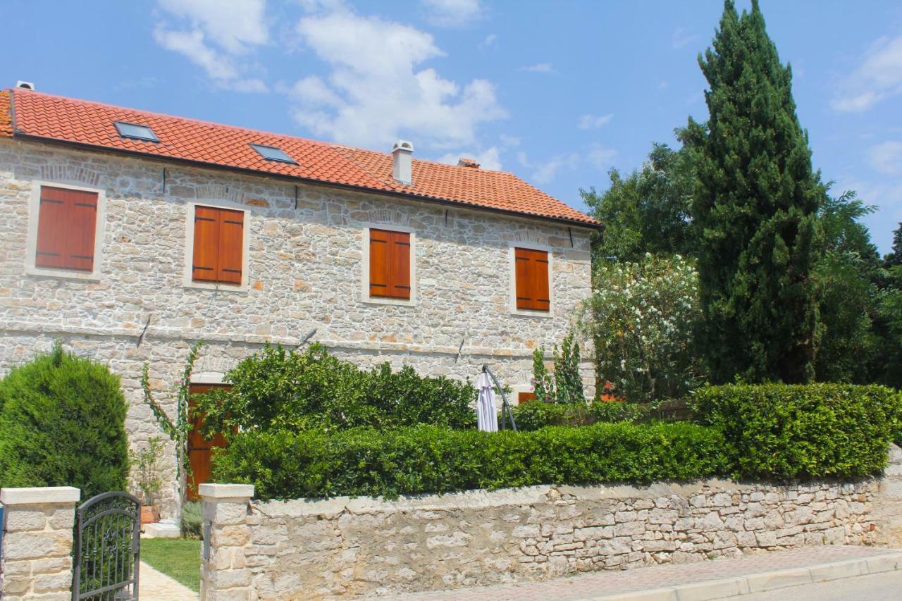Old House Apartman Sveti Filip i Jakov Kültér fotó
